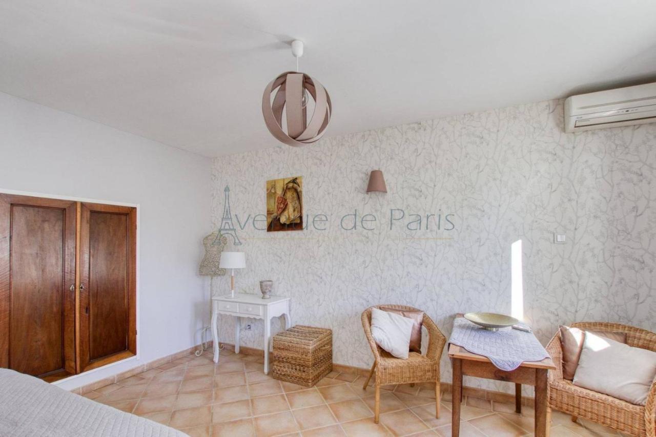 Le Mogador Chateau Du Martinet Violes Exterior photo